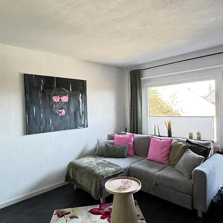 Tiny Retreat- Balkon - Parken- Zentral Apartmán *