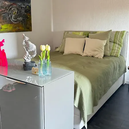 Tiny Retreat- Balkon - Parken- Zentral *