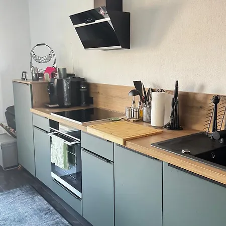 Tiny Retreat- Balkon - Parken- Zentral Appartement *